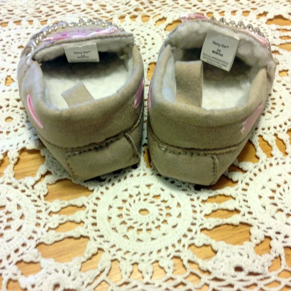 Baby Rising Star Moccasins, pretty pink detail
